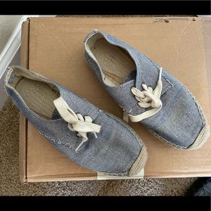 Lace-up « espadrilles » blue gold